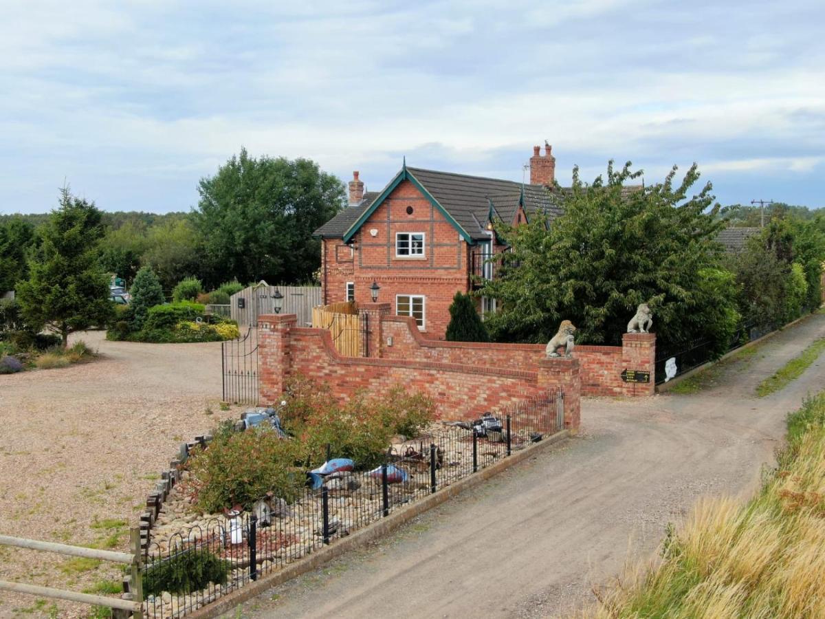 Lincoln Holiday Retreat View With Private Hot Tub エクステリア 写真